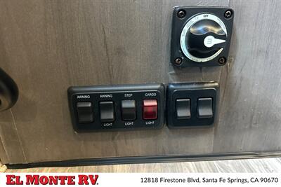 2024 Thor Four Winds 28A   - Photo 42 - Santa Fe Springs, CA 90670