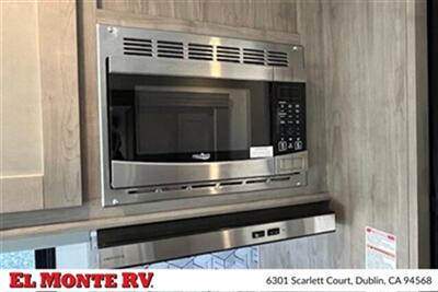 2024 Gulf Stream Conquest 6238   - Photo 26 - Santa Fe Springs, CA 90670