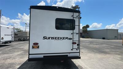 2024 Forest River Sunseeker 2550DSLE   - Photo 76 - Orlando, FL 32808
