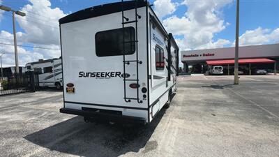 2024 Forest River Sunseeker 2550DSLE   - Photo 80 - Orlando, FL 32808