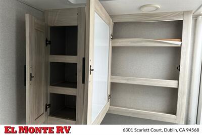 2023 Forest River Sunseeker 3250DSLE - Photo 30 - Dublin, CA 94568