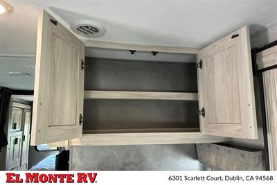 2023 Forest River Sunseeker 3250DSLE - Photo 21 - Dublin, CA 94568