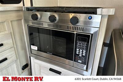 2023 Forest River Sunseeker 3250DSLE - Photo 20 - Dublin, CA 94568