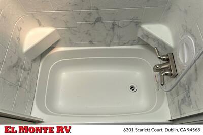 2023 Forest River Sunseeker 3250DSLE - Photo 33 - Dublin, CA 94568
