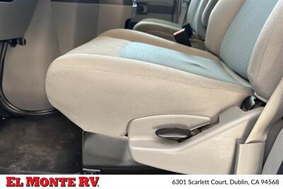 2023 Forest River Sunseeker 3250DSLE - Photo 12 - Dublin, CA 94568