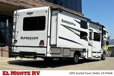 2023 Forest River Sunseeker 3250DSLE - Photo 3 - Dublin, CA 94568