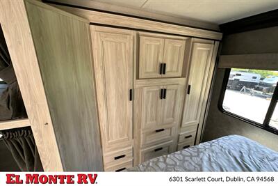 2023 Forest River Sunseeker 3250DSLE - Photo 37 - Dublin, CA 94568