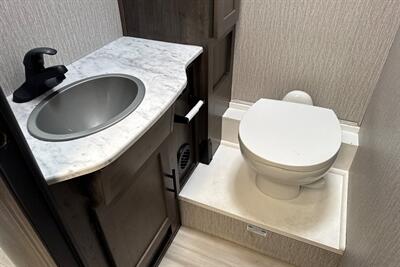 2023 Coachmen Leprechaun 271QB   - Photo 29 - Dublin, CA 94568
