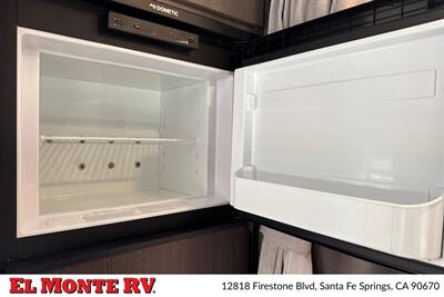 2023 Coachmen Leprechaun 271QB   - Photo 26 - Santa Fe Springs, CA 90670