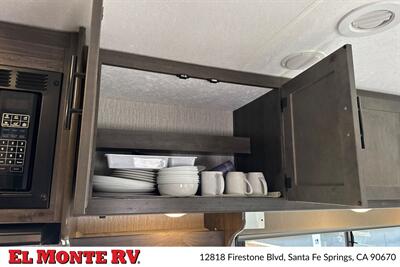 2023 Coachmen Leprechaun 271QB   - Photo 22 - Santa Fe Springs, CA 90670