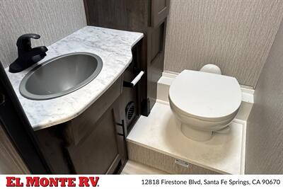 2023 Coachmen Leprechaun 271QB   - Photo 29 - Santa Fe Springs, CA 90670