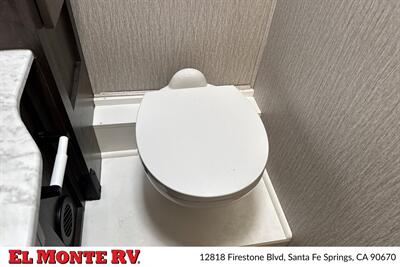 2023 Coachmen Leprechaun 271QB   - Photo 32 - Santa Fe Springs, CA 90670
