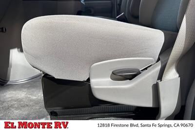 2023 Coachmen Leprechaun 271QB   - Photo 12 - Santa Fe Springs, CA 90670