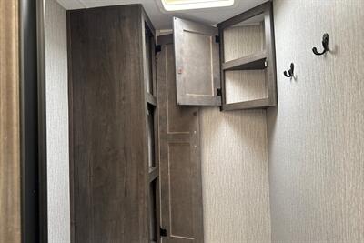 2023 Coachmen Leprechaun 271QB   - Photo 30 - Dublin, CA 94568