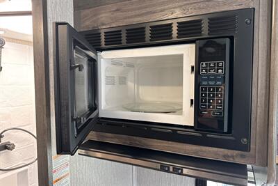 2023 Coachmen Leprechaun 271QB   - Photo 21 - Dublin, CA 94568