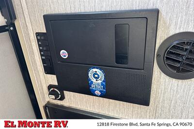 2023 Coachmen Leprechaun 271QB   - Photo 43 - Santa Fe Springs, CA 90670