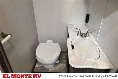 2024 Gulf Stream Conquest 6280   - Photo 28 - Santa Fe Springs, CA 90670