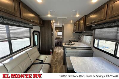 2024 Gulf Stream Conquest 6280   - Photo 13 - Santa Fe Springs, CA 90670