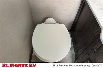 2024 Gulf Stream Conquest 6280   - Photo 31 - Santa Fe Springs, CA 90670