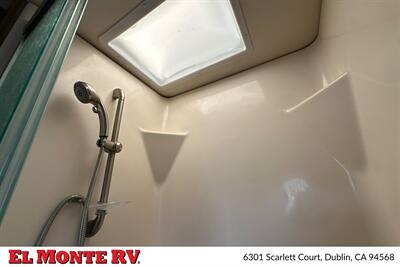 2018 Holiday Rambler Vacationeer XE 36F   - Photo 34 - Dublin, CA 94568