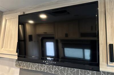 2024 Forest River Sunseeker 2950LE   - Photo 16 - Santa Fe Springs, CA 90670