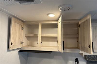 2024 Forest River Sunseeker 2950LE   - Photo 21 - Santa Fe Springs, CA 90670