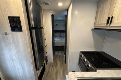 2024 Forest River Sunseeker 2950LE   - Photo 26 - Santa Fe Springs, CA 90670