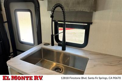2024 Forest River Sunseeker 2850SLE - Photo 18 - Santa Fe Springs, CA 90670