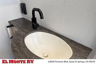 2024 Forest River Sunseeker 2850SLE - Photo 29 - Santa Fe Springs, CA 90670