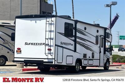 2024 Forest River Sunseeker 2850SLE - Photo 3 - Santa Fe Springs, CA 90670