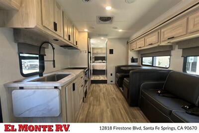 2024 Forest River Sunseeker 2850SLE - Photo 13 - Santa Fe Springs, CA 90670