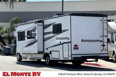2024 Forest River Sunseeker 2850SLE - Photo 6 - Santa Fe Springs, CA 90670