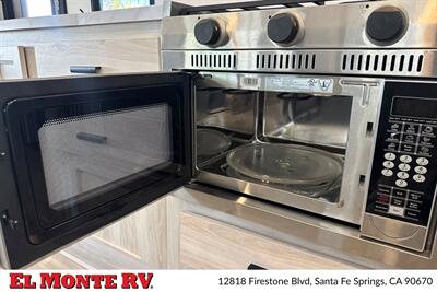 2024 Forest River Sunseeker 2850SLE - Photo 20 - Santa Fe Springs, CA 90670