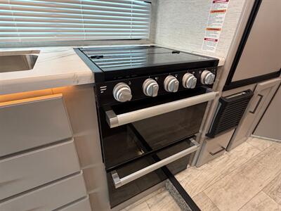 2024 Thor Chateau 22B   - Photo 26 - Orlando, FL 32808