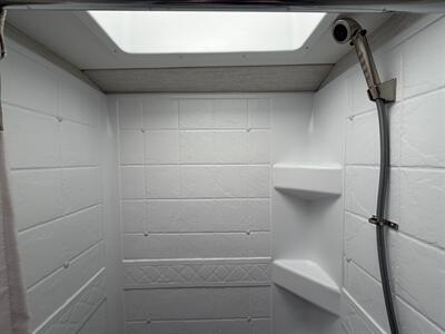 2024 Thor Chateau 22B   - Photo 41 - Orlando, FL 32808