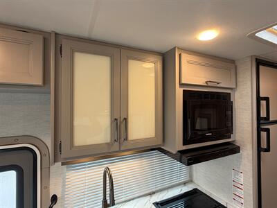 2024 Thor Chateau 22B   - Photo 30 - Orlando, FL 32808