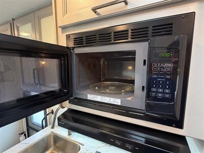 2024 Thor Chateau 22B   - Photo 29 - Orlando, FL 32808