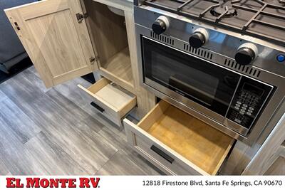 2024 Forest River Sunseeker 2150SLE   - Photo 22 - Santa Fe Springs, CA 90670