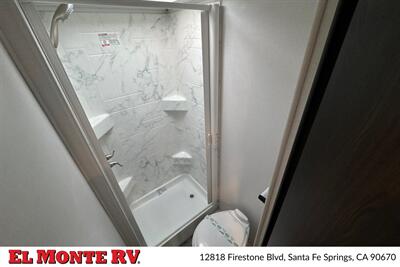 2024 Forest River Sunseeker 2150SLE   - Photo 27 - Santa Fe Springs, CA 90670