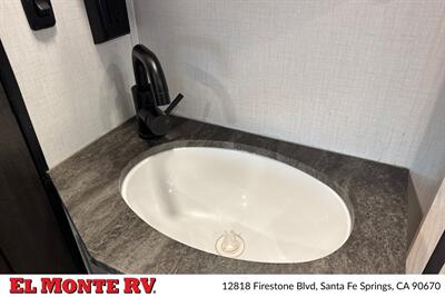2024 Forest River Sunseeker 2150SLE   - Photo 29 - Santa Fe Springs, CA 90670