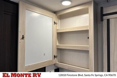 2024 Forest River Sunseeker 2150SLE   - Photo 28 - Santa Fe Springs, CA 90670