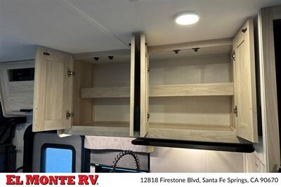 2024 Forest River Sunseeker 2150SLE   - Photo 21 - Santa Fe Springs, CA 90670