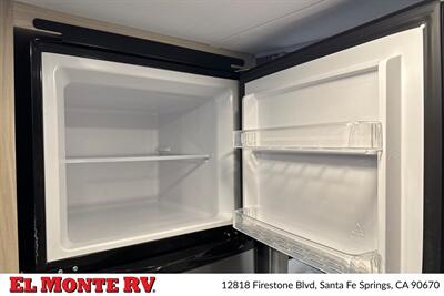 2024 Forest River Sunseeker 2150SLE   - Photo 24 - Santa Fe Springs, CA 90670