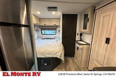 2024 Forest River Sunseeker 2150SLE   - Photo 26 - Santa Fe Springs, CA 90670
