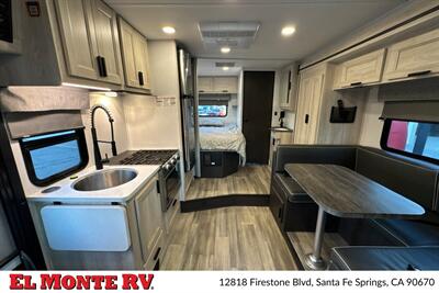 2024 Forest River Sunseeker 2150SLE   - Photo 13 - Santa Fe Springs, CA 90670