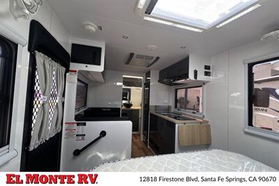 2027 MDC XT16HR ISLAND 22FT - Photo 9 - Santa Fe Springs, CA 90670