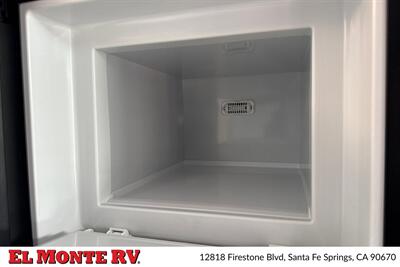 2027 MDC XT16HR ISLAND 22FT - Photo 18 - Santa Fe Springs, CA 90670