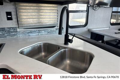 2024 Coachmen Pursuit 31BH   - Photo 17 - Santa Fe Springs, CA 90670