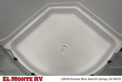 2024 Coachmen Pursuit 31BH   - Photo 31 - Santa Fe Springs, CA 90670