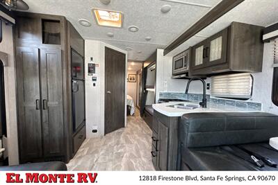 2024 Coachmen Pursuit 31BH   - Photo 26 - Santa Fe Springs, CA 90670